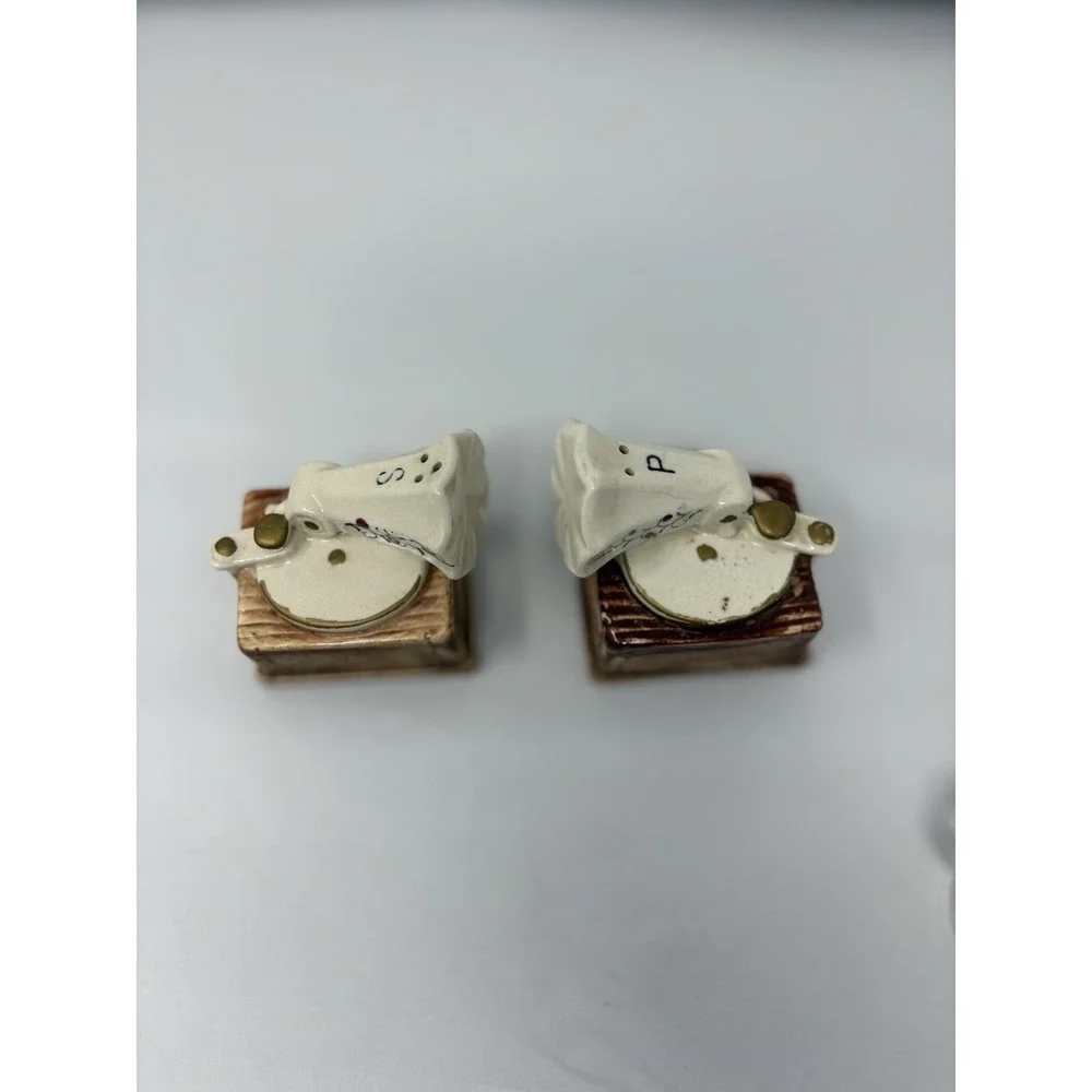 Vintage 1950's Phonograph Record Players Salt and‎ Pepper Shakers Japan MCM Gran